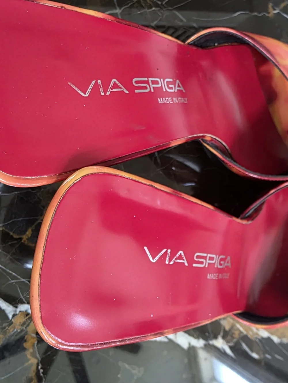 Via Spiga Red and Orange Marbled Women's Mule Sandals 8M Vinyl PVC - Picture 5 of 13